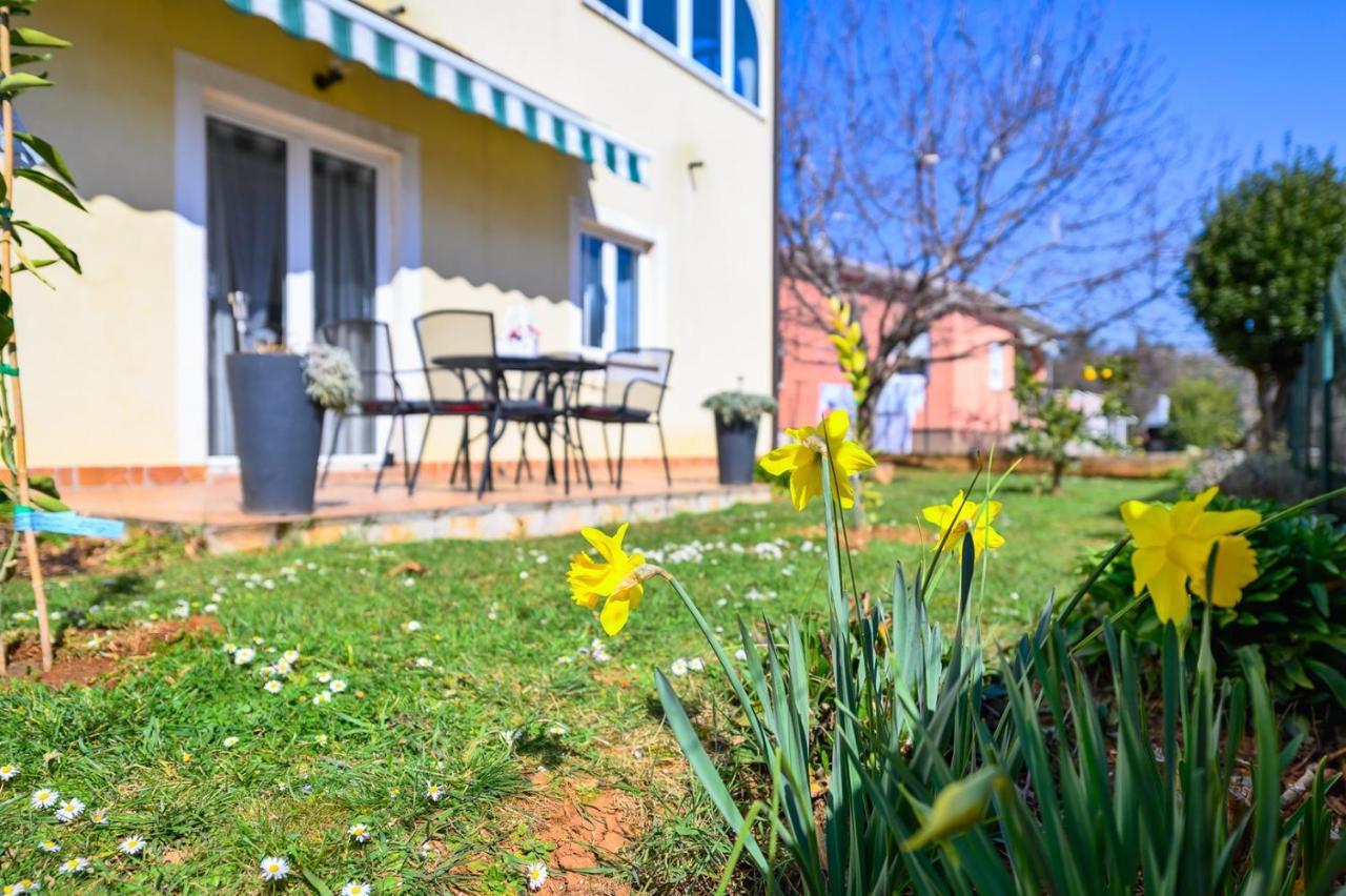 Bozica House With Apartments Murine Exterior photo