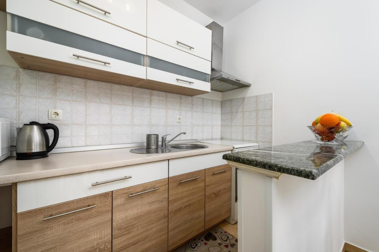 Bozica House With Apartments Murine Exterior photo
